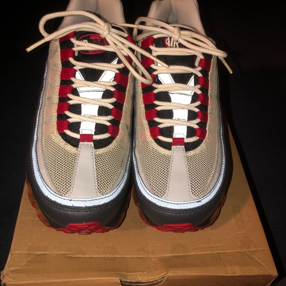 Nike Kids Grey and Red Mesh Sneakers